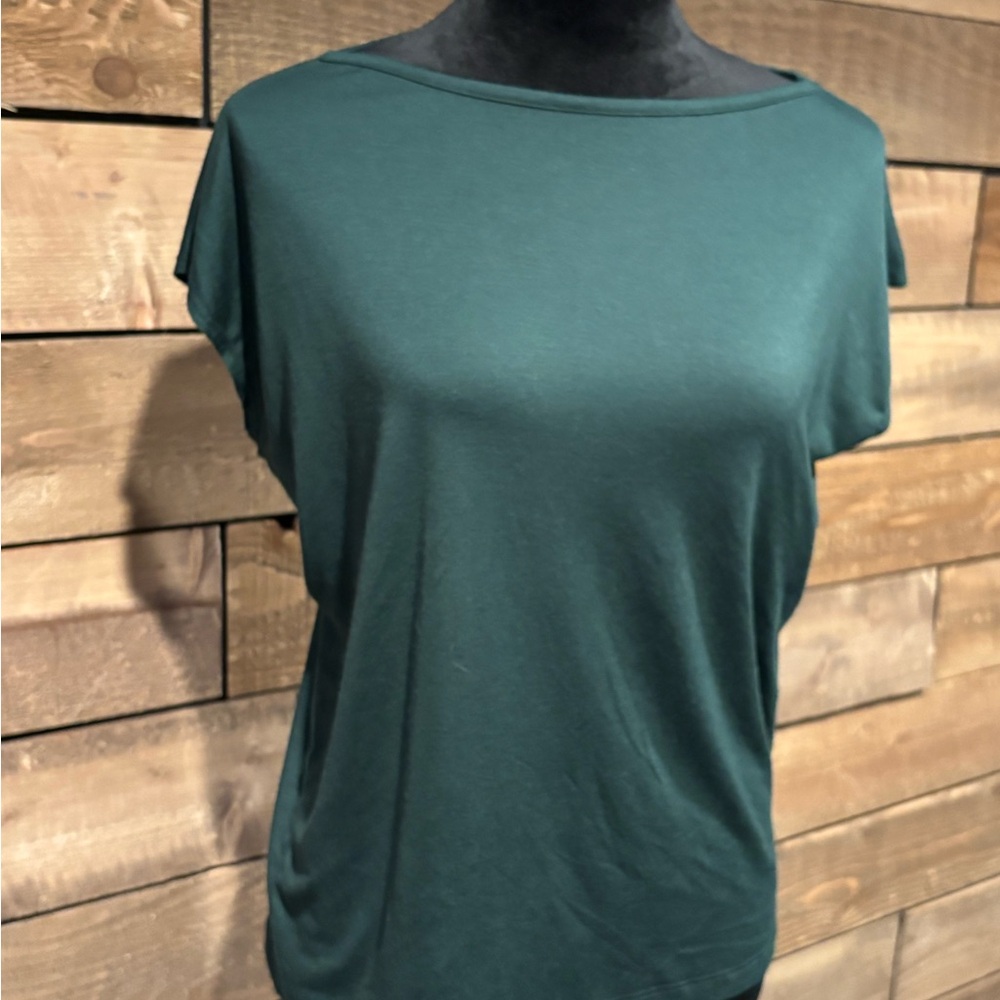 Elegant Hunter Green Women's Short Sleeve Top